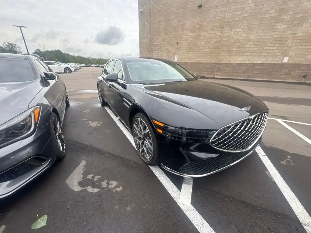 2024 Genesis G90 3.5T E-Supercharger AWD Auto's photo