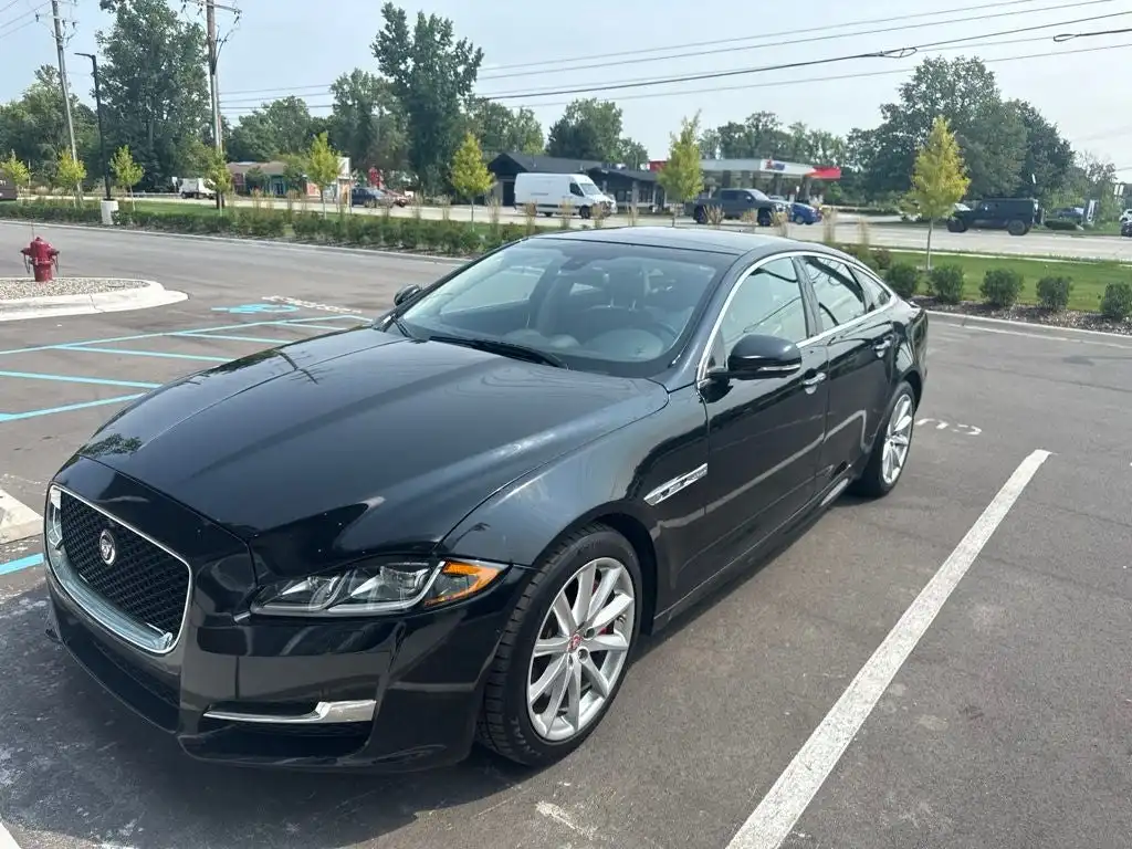 2016 Jaguar XJ XJ R-Sport AWD's photo