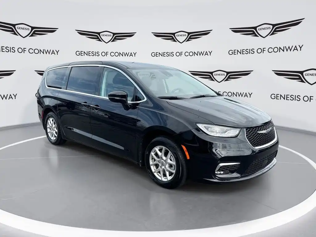 2024 Chrysler Pacifica Touring L's photo