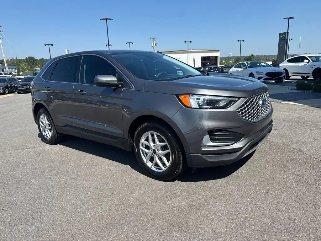 2023 Ford Edge SEL AWD's photo