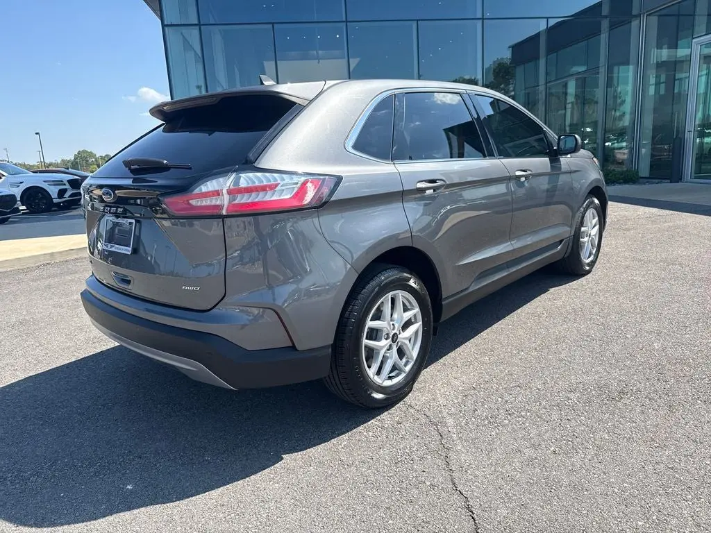 2023 Ford Edge SEL AWD photo 3