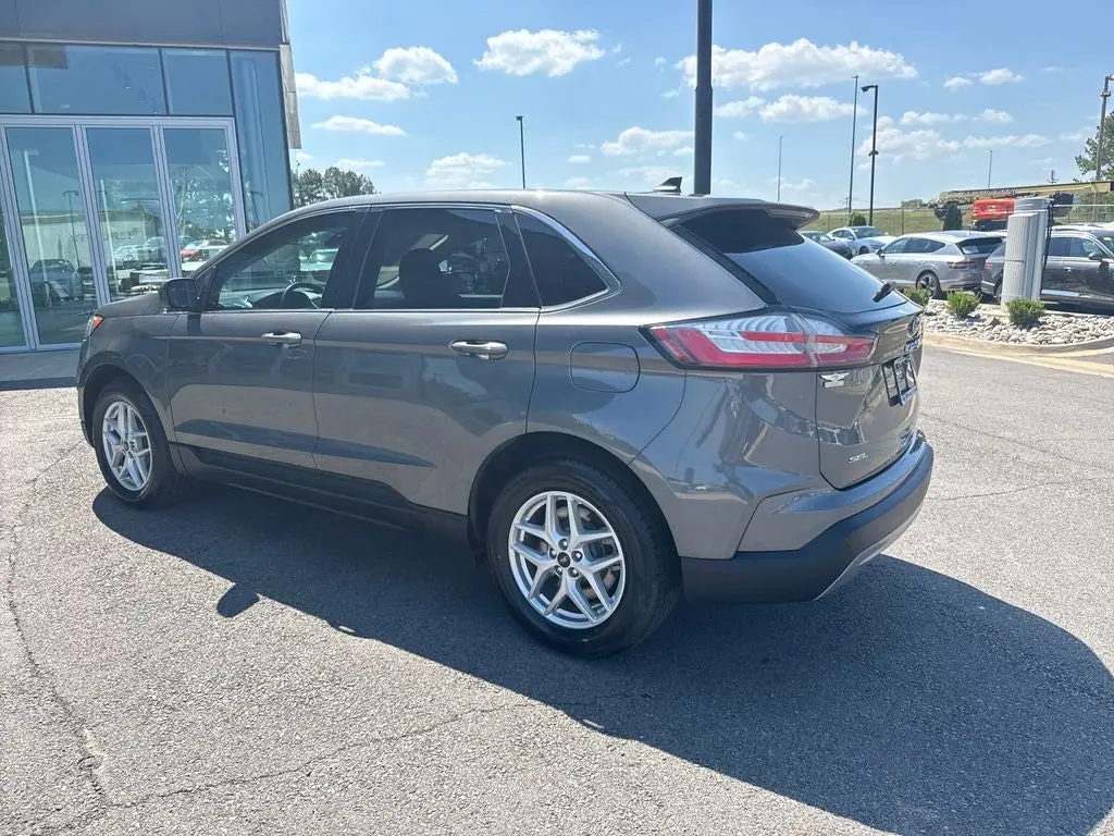 2023 Ford Edge SEL AWD photo 4