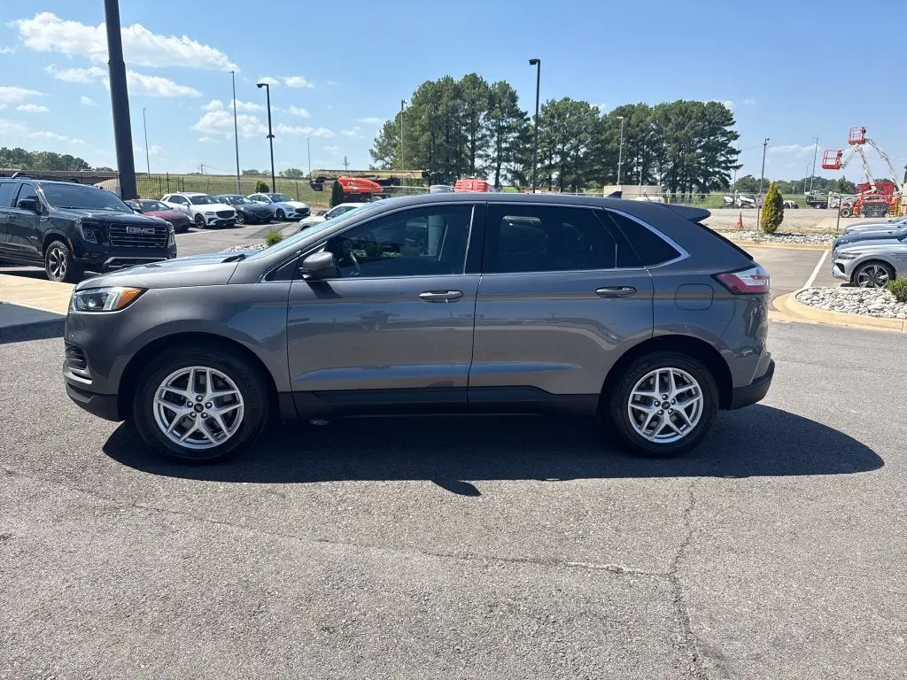 2023 Ford Edge SEL AWD photo 5