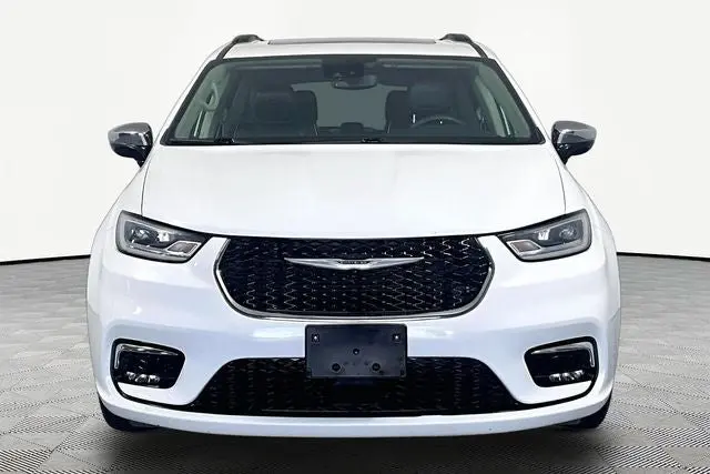 2023 Chrysler Pacifica Limited photo 4