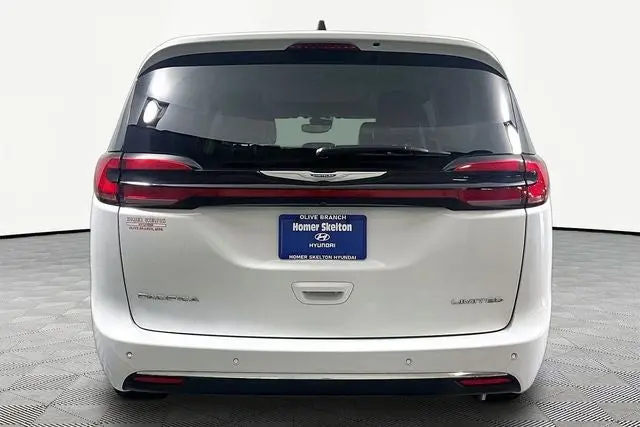 2023 Chrysler Pacifica Limited photo 5
