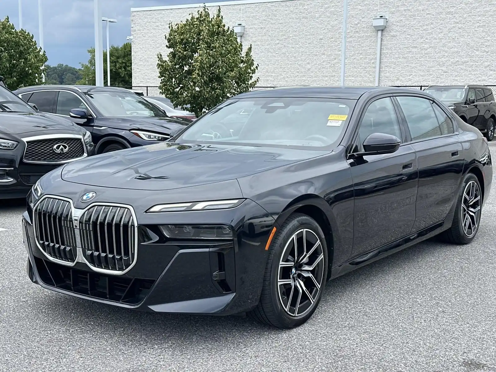 2023 BMW 7 Series 760i xDrive's photo