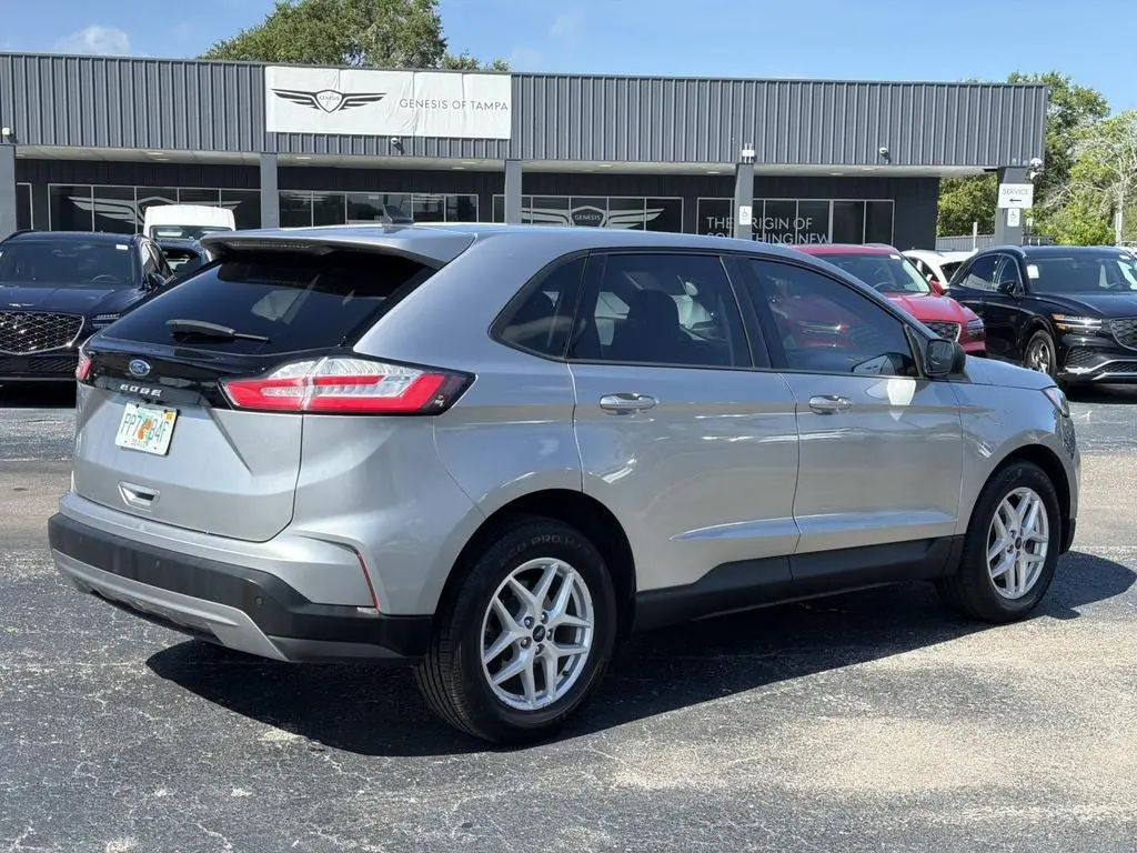 2021 Ford Edge SE photo 4