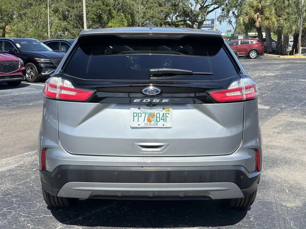 2021 Ford Edge SE photo 5