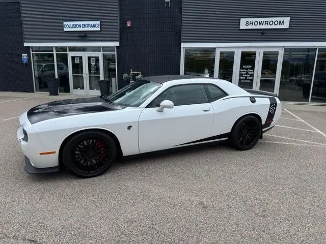 2015 Dodge Challenger SRT Hellcat photo 5