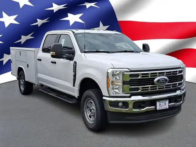 2026 Ford F-350 XL 4x4 Crew Cab 179-In SRW's photo