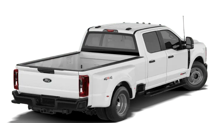 2027 Ford F-350 XL 4WD Crew Cab DRW 8' Box photo 3