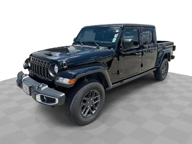 2024 Jeep Gladiator Sport S's photo