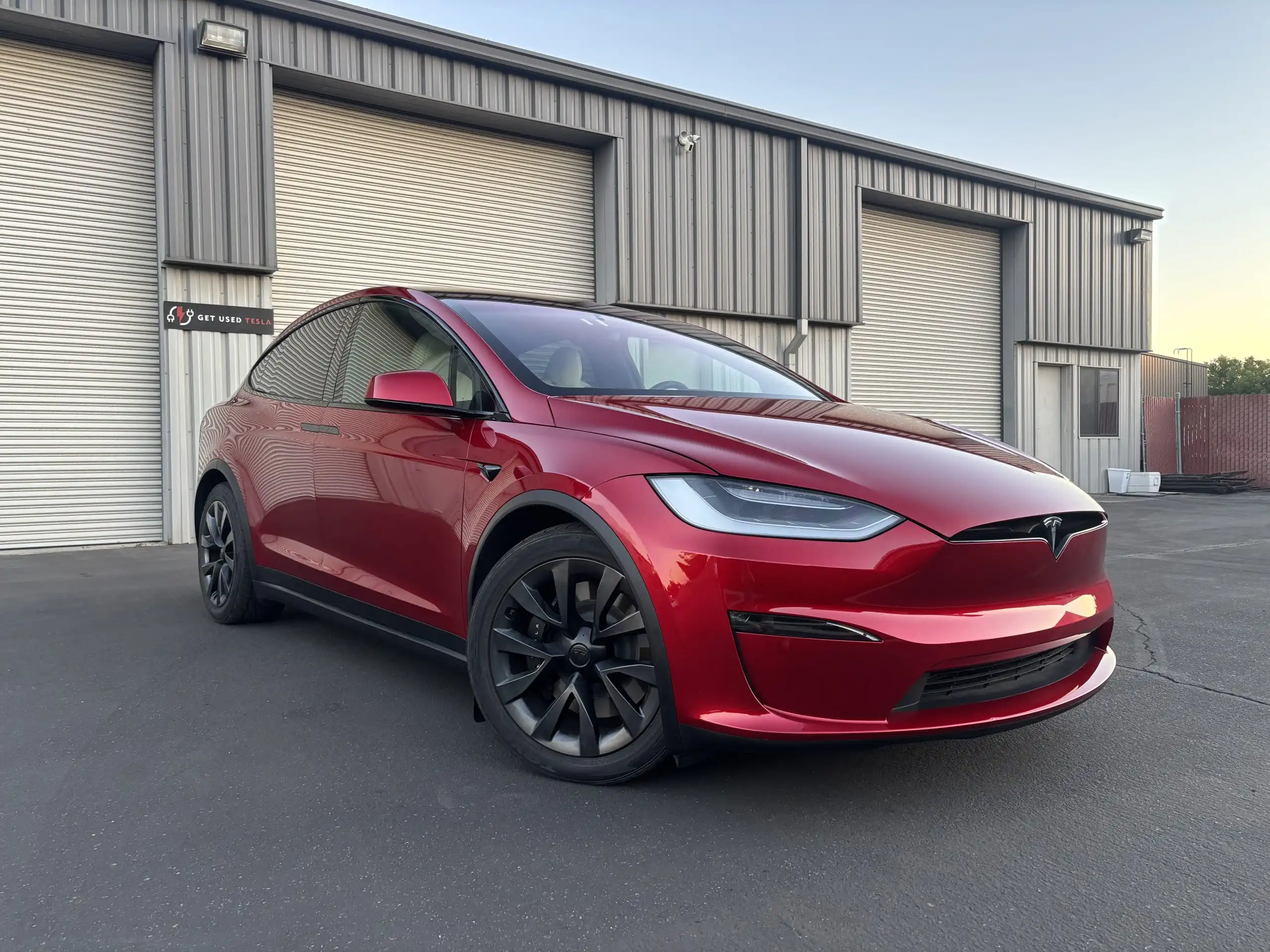 2023 Tesla Model X Long Range's photo