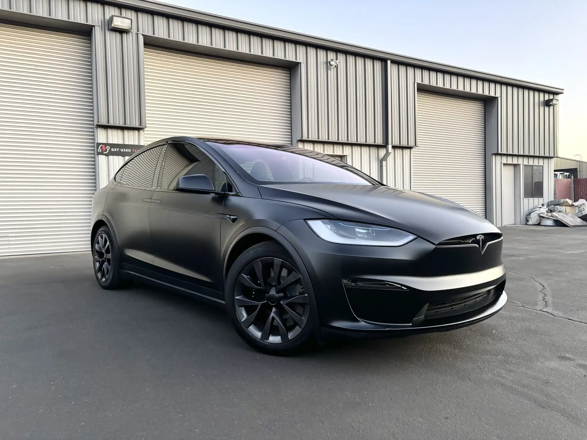 2023 Tesla Model X Long Range's photo