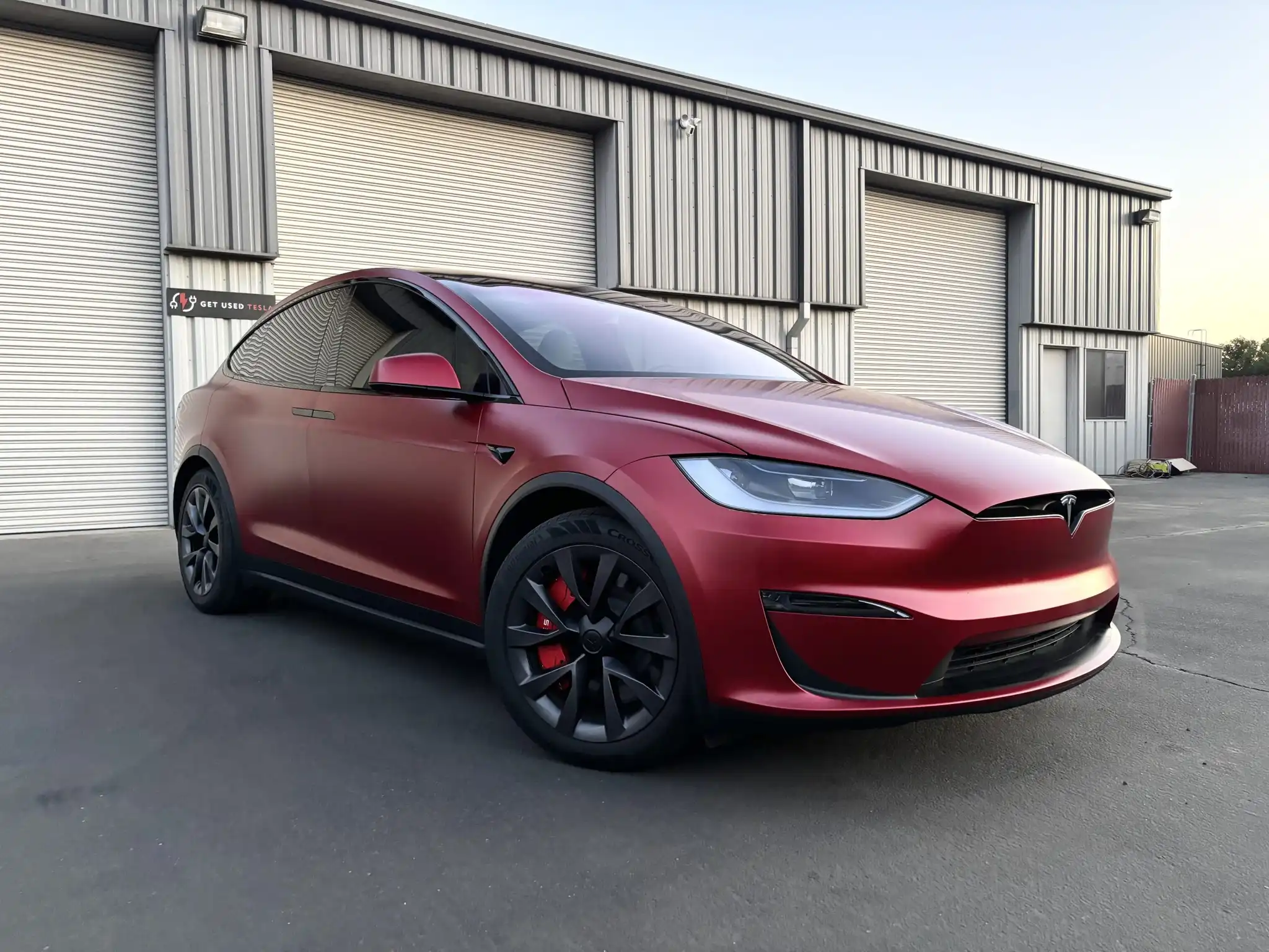 2025 Tesla Model X Long Range's photo