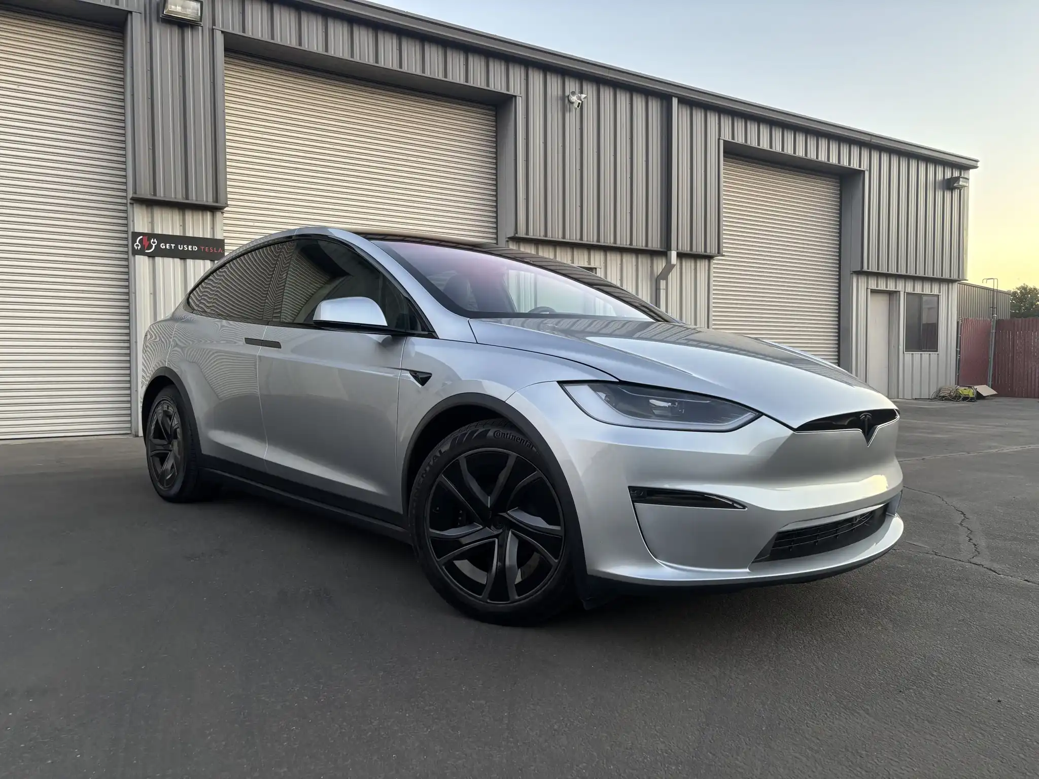 2026 Tesla Model X Long Range's photo