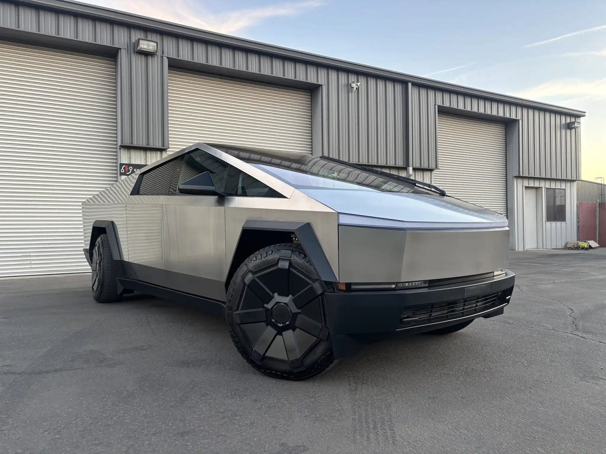 2024 Tesla Cybertruck All-Wheel Drive's photo