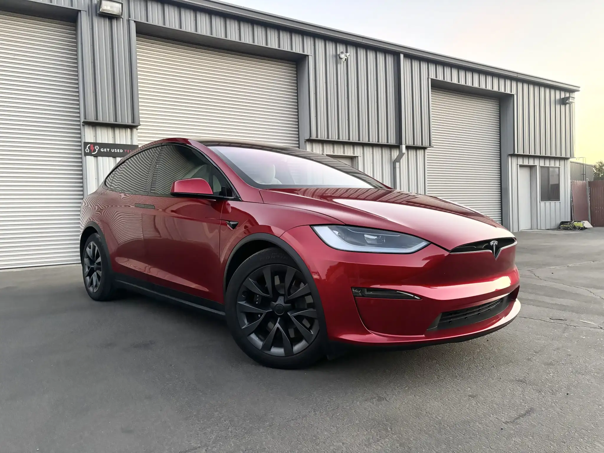 2024 Tesla Model X Long Range's photo