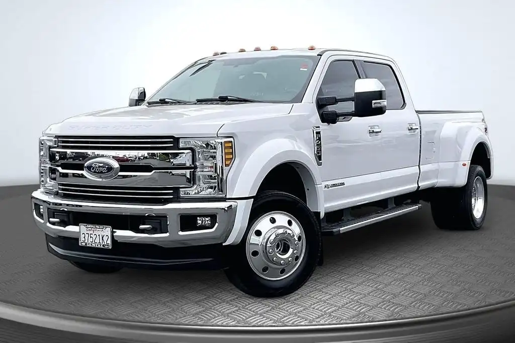 2018 Ford F-450 Lariat 4WD Crew Cab DRW 8' Box's photo