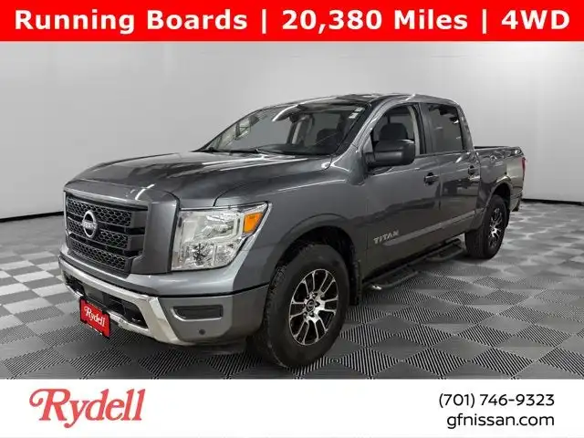 2023 Nissan Titan SV 4X4 Crew Cab's photo
