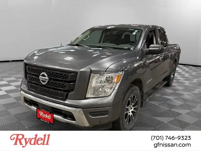 2021 Nissan Titan SV 4WD Crew Cab's photo