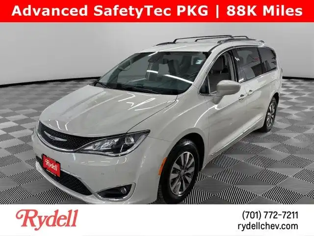 2020 Chrysler Pacifica Touring L Plus's photo