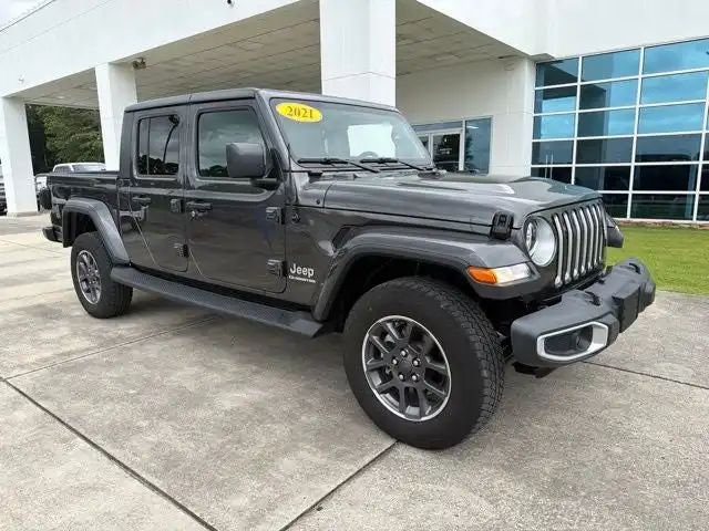 2021 Jeep Gladiator Overland's photo