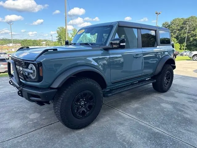 2021 Ford Bronco First Edition Advanced 4x4 photo 3