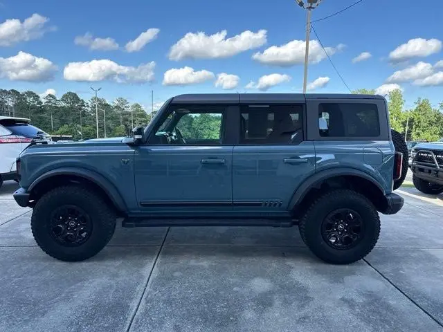 2021 Ford Bronco First Edition Advanced 4x4 photo 4