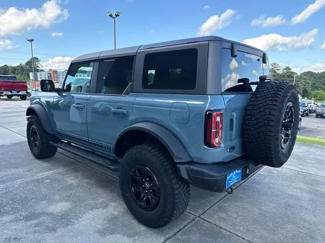 2021 Ford Bronco First Edition Advanced 4x4 photo 5