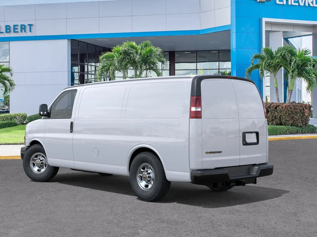 2026 Chevrolet Express 2500 Work Van HD photo 3