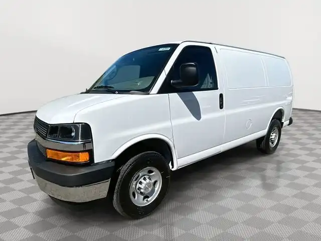 2026 Chevrolet Express 2500 Work Van HD's photo