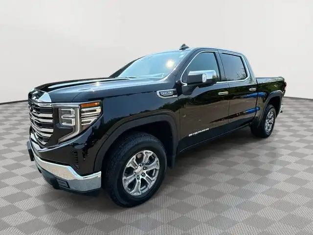 2025 GMC Sierra SLT 4WD Crew Cab Short Box's photo