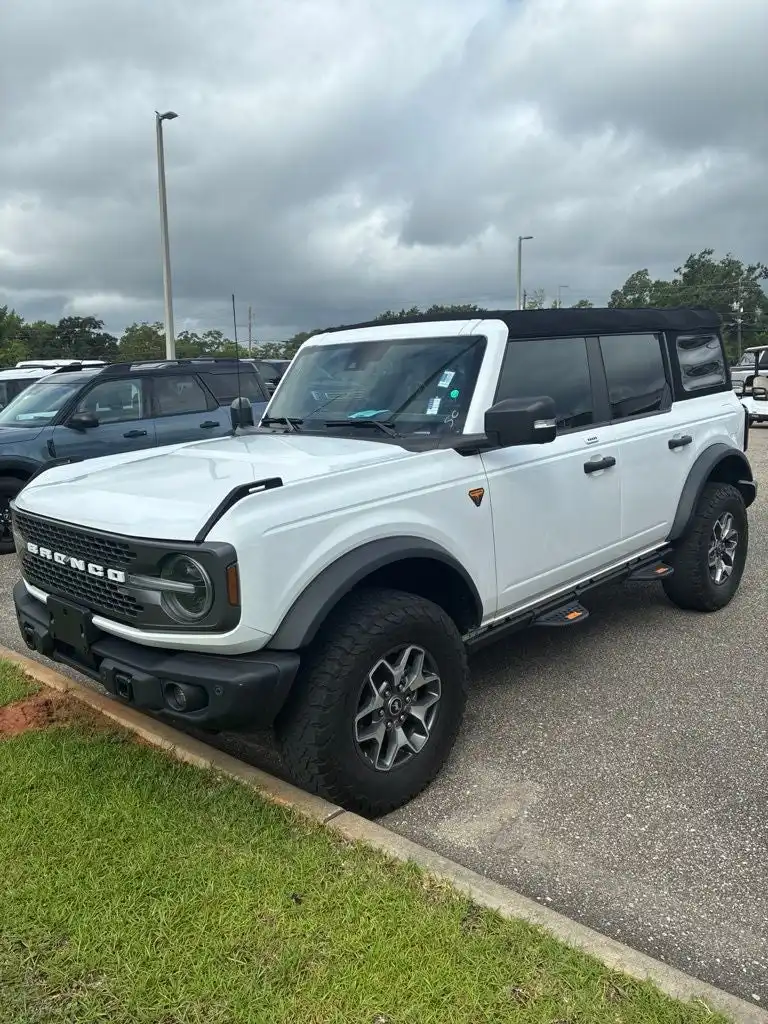 2023 Ford Bronco Badlands Advanced 4WD 4-door's photo