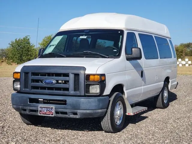 2014 Ford E-Series E-250 Extended photo 3