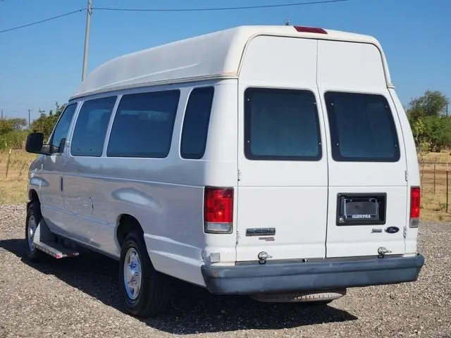 2014 Ford E-Series E-250 Extended photo 5