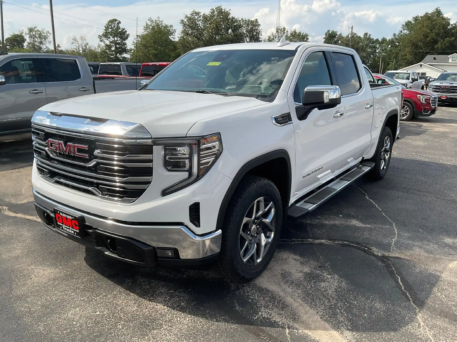 2026 GMC Sierra 4WD Crew Cab Short Box SLT's photo