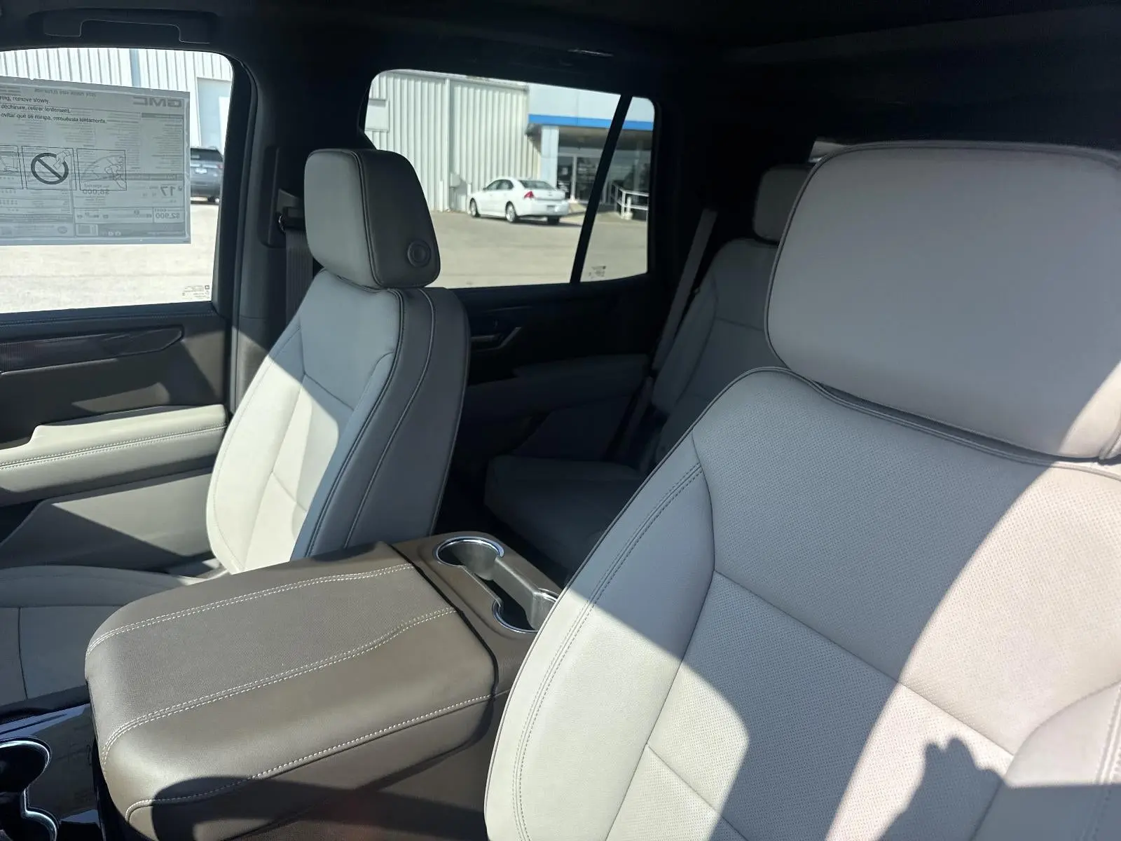 2026 GMC Yukon Elevation 4WD photo 3