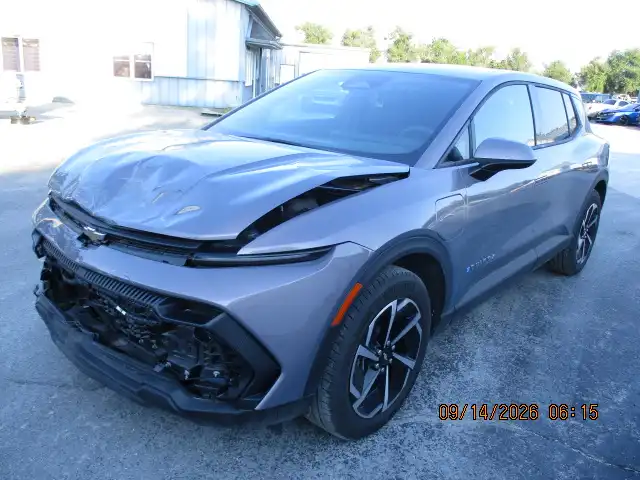 2025 Chevrolet Equinox EV 2LT FWD's photo