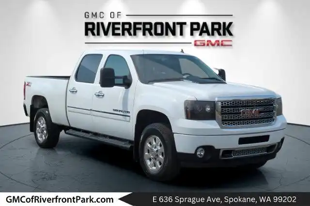 2014 GMC Sierra 4WD Crew Cab Standard Box's photo