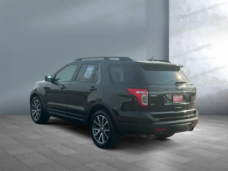 2015 Ford Explorer XLT 4x4 photo 4