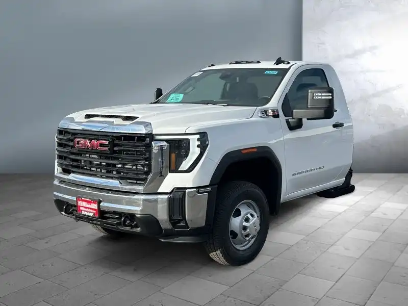 2026 GMC Sierra 4WD Regular Cab Chassis LWB Pro's photo
