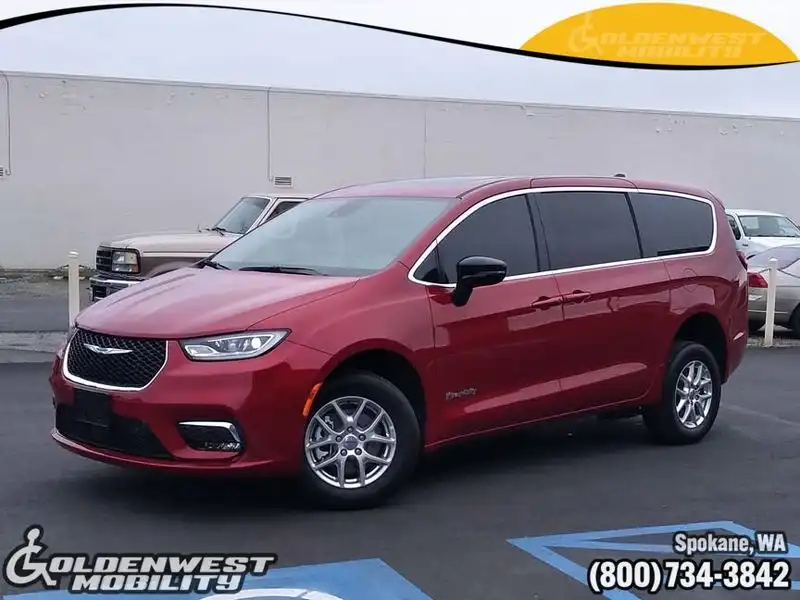 2024 Chrysler Pacifica Touring L's photo