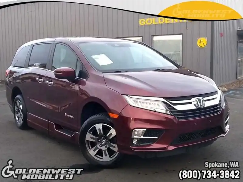 2018 Honda Odyssey Touring's photo