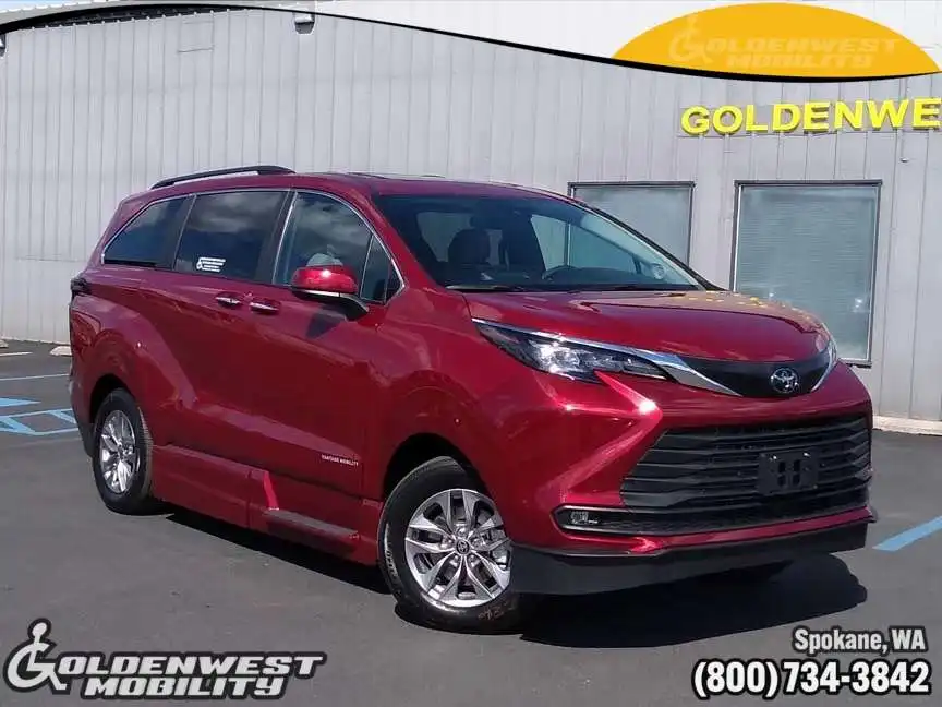 2026 Toyota Sienna XLE 7-Passenger Hybrid AWD's photo