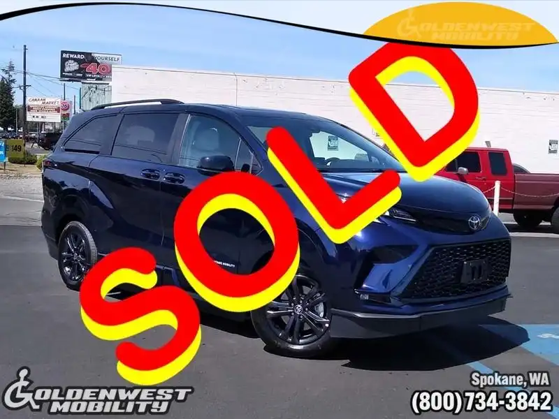2026 Toyota Sienna XSE 7-Passenger Hybrid AWD's photo