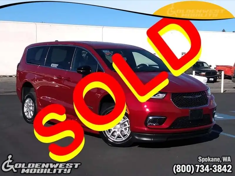 2025 Chrysler Pacifica Select's photo