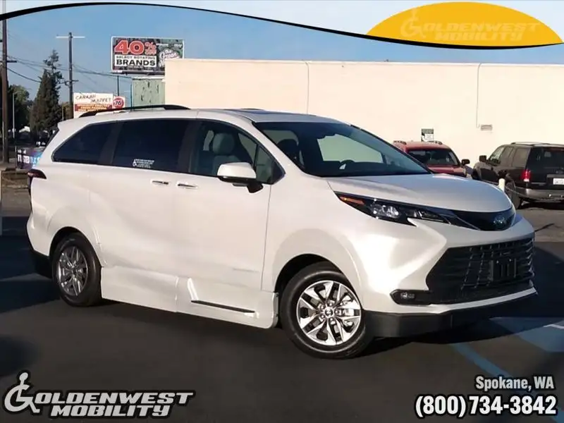 2025 Toyota Sienna XLE 7-Passenger Hybrid AWD's photo
