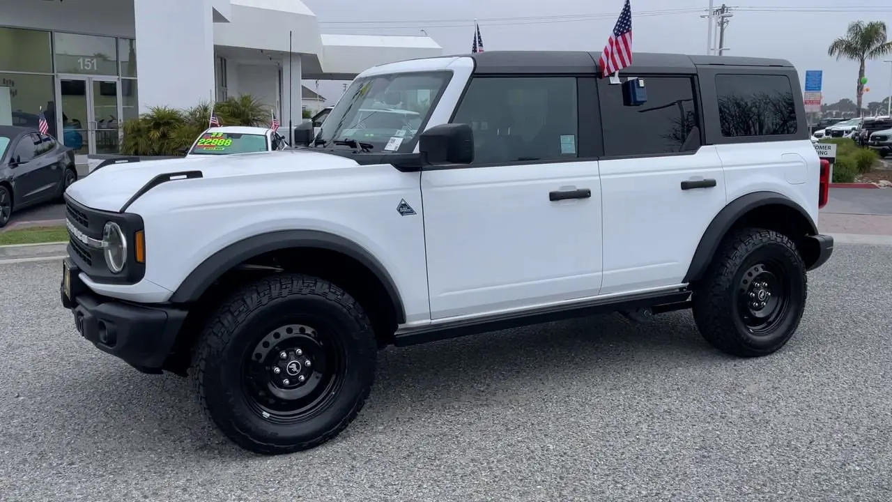 2023 Ford Bronco Black Diamond Advanced (322A) 4x4 photo 4