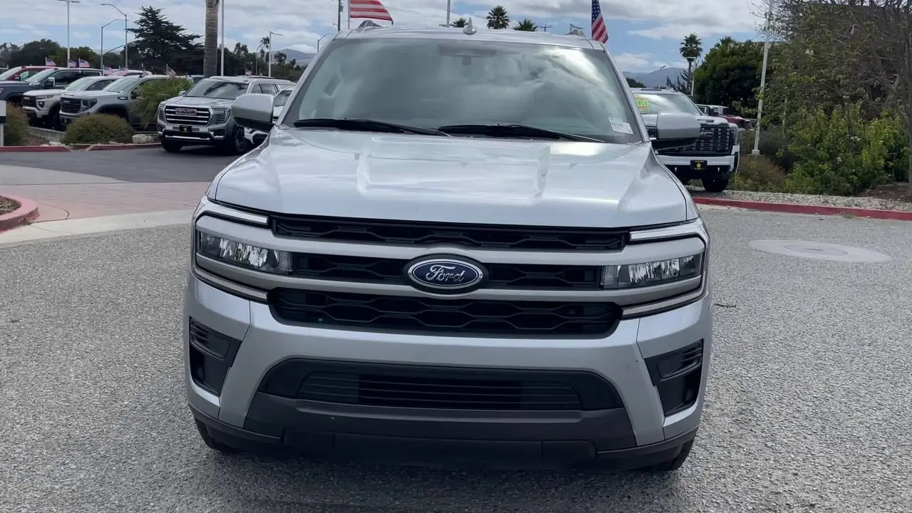 2024 Ford Expedition XLT MAX photo 3
